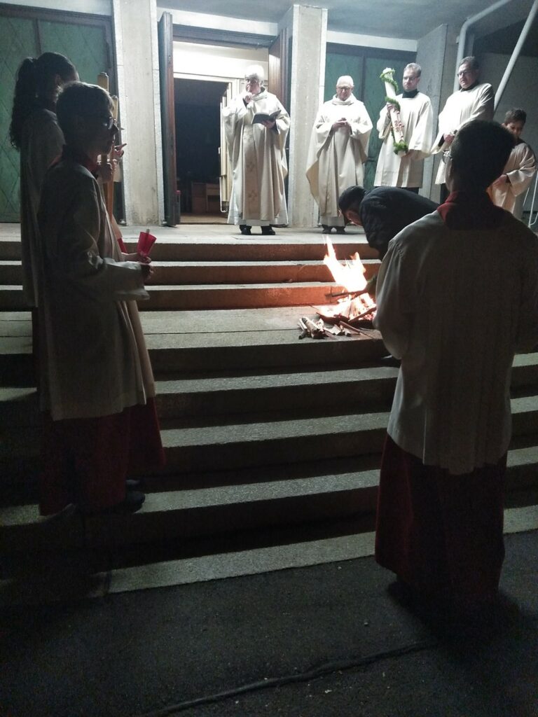 Osterfeuer in der Auferstehung